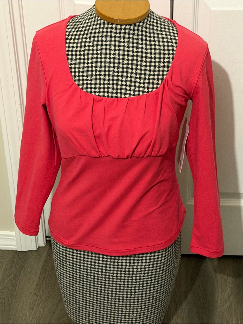 Nwt athleta shanti Scoop Neck Long Sleeve Top in Coral Pink M